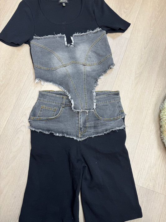 Black and grey set